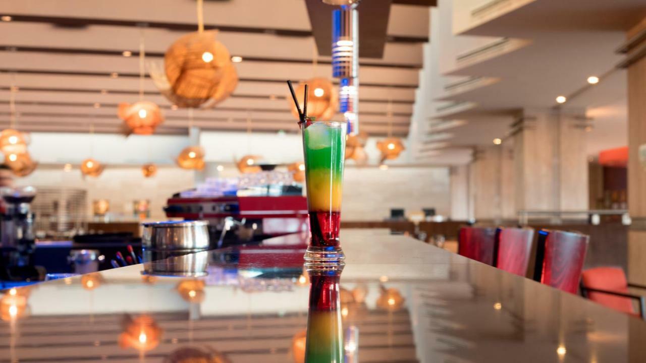 Mds Hotel كالاما المظهر الخارجي الصورة A layered cocktail